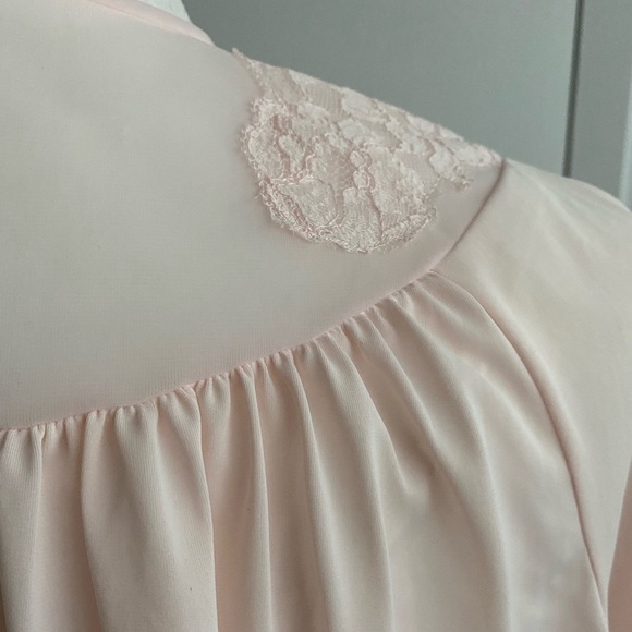 Vintage Shadowline Pale Pink Bed Jacket – Lace Trim, Rosebud Embroidery, Size M - Picture 7 of 9